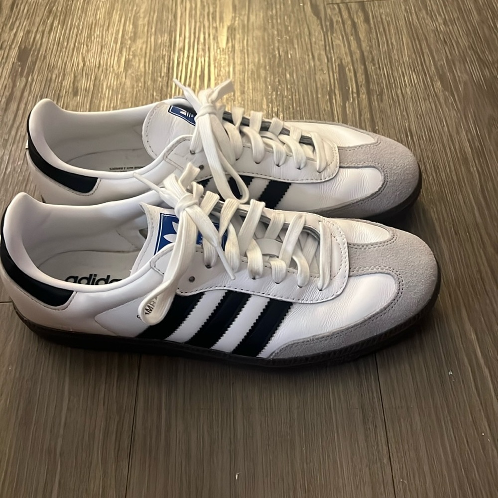 Women’s Adidas Sambas